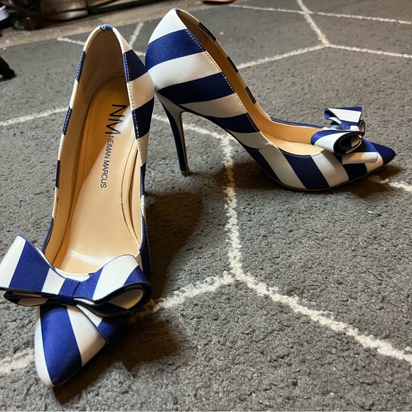 Neiman Marcus Blue and White Striped Heels Size 6 - Picture 5 of 7
